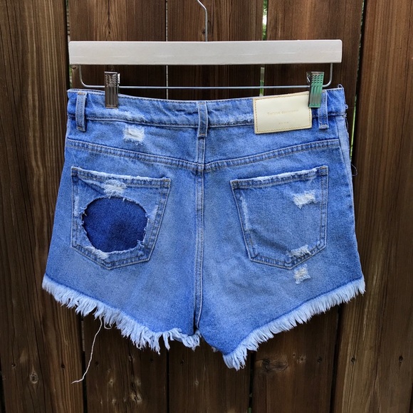 ZARA High-Waisted Distressed Jean Shorts US 6 EUC - Picture 2 of 4